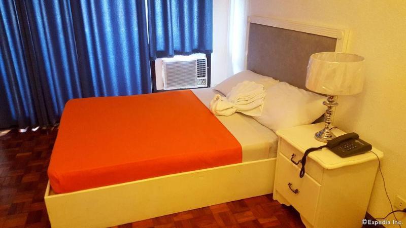 Makati Prime Tower Suites Манила Экстерьер фото